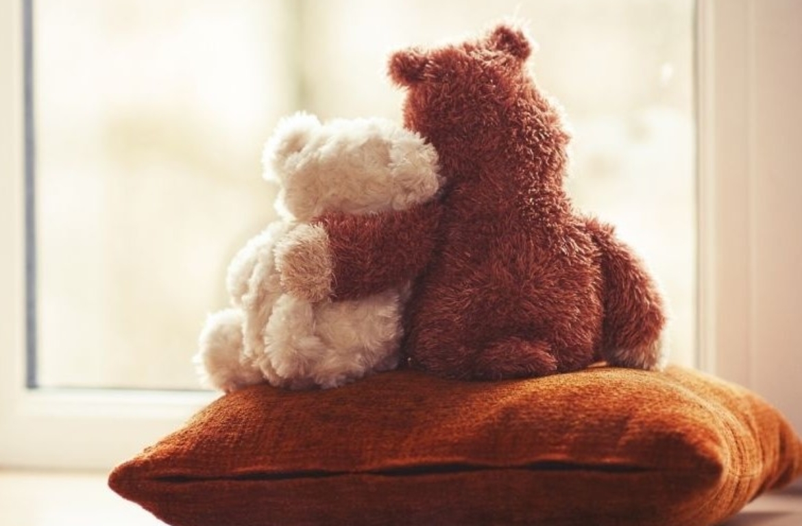 comfort-grief-2B-25282-2529.jpg